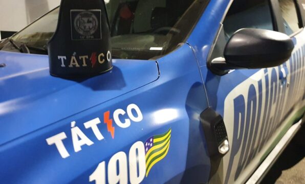 Homem é flagrado furtando bebida alcoólica em supermercado de Catalão