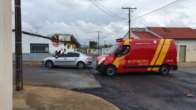 Motociclista fica ferido após colisão com carro em Catalão