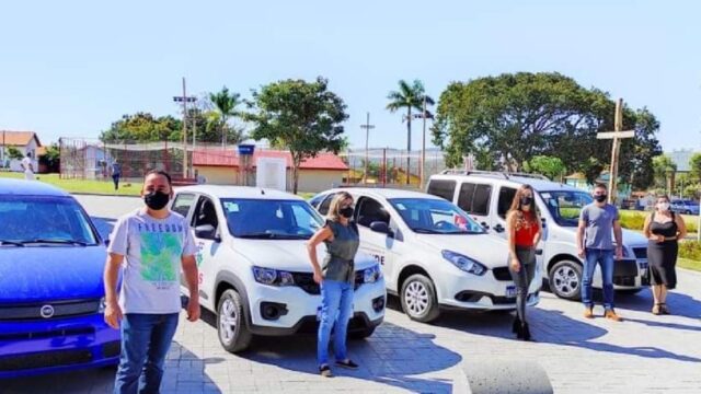 Prefeito de Anhanguera, Marcelo Paiva, entrega três novos carros e estrutura da frota no município