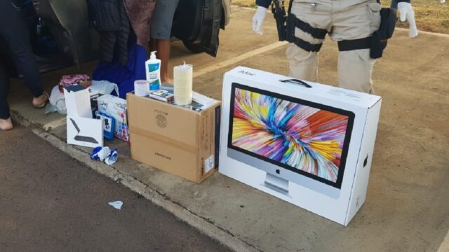 PRF apreende veículo e mercadorias do Paraguai na NR-050 em Catalão
