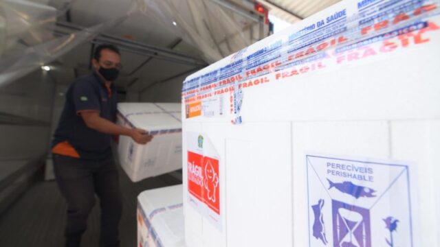 Governo de Goiás recebe mais 126.820 vacinas contra Covid-19