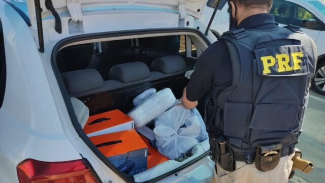 PRF apreende carro lotado de mercadorias importadas na BR-050 em Catalão