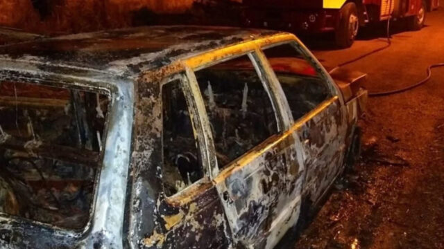 Corpo é encontrado carbonizado dentro de carro, em Luziânia