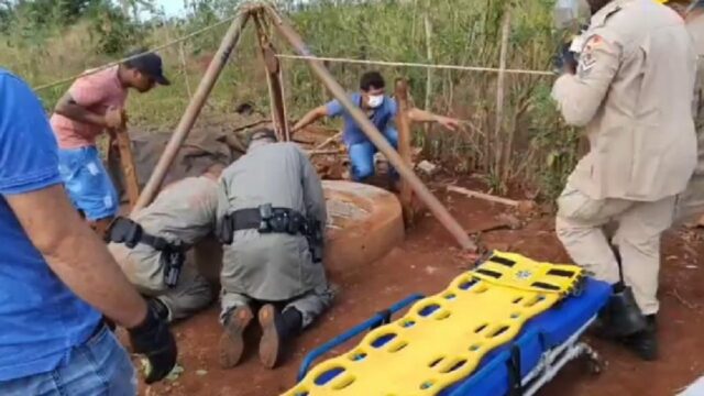 Avô entra em cisterna para salvar neto que passou mal em buraco, mas adolescente morre no local em Santa Helena de Goiás