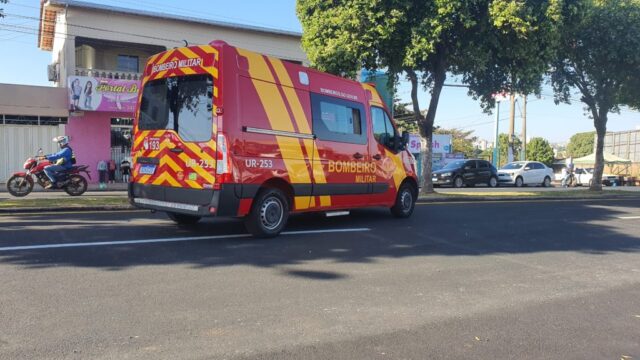 Colisão entre carro e moto deixa mulher ferida em Catalão
