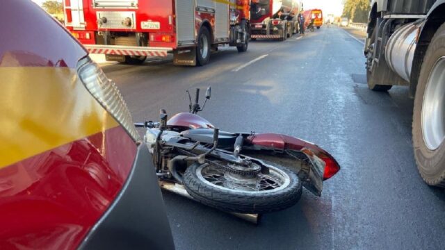 Jovem morre ao ser atingido por carreta na BR 050 em Uberlândia