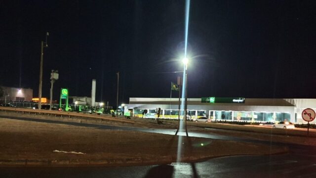 Após solicitação do Zap Catalão Eco050 Rodovias realiza manutenção na iluminação do trevo do Posto Jk na BR-050