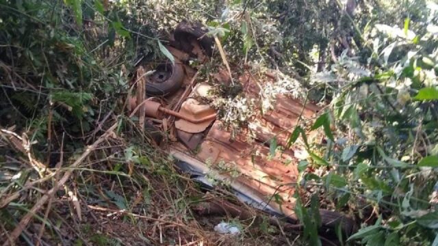 Saída de pista seguida de capotamento deixa uma vítima fatal próximo a Piracanjuba