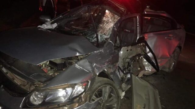 Grave acidente entre carro e ônibus é registrado na GO-139 no trevo de acesso à Cristianopólis