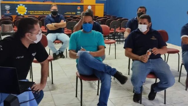 Dirigentes do Sindicato Metabase discuti saúde e segurança com representante da Mosaic Fertilizantes