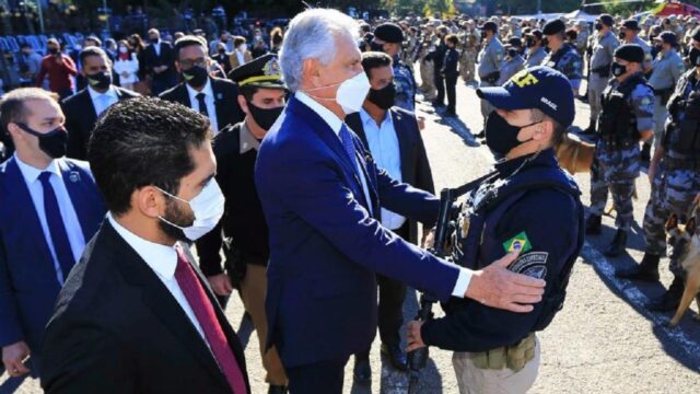 “Não tiveram um minuto de recuo, a missão foi cumprida”, diz Caiado ao homenagear policiais que capturaram Lázaro Barbosa