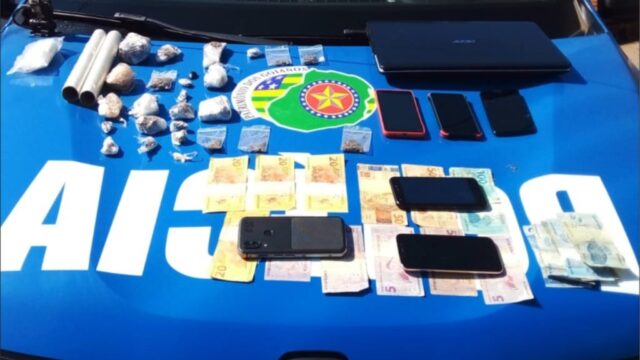 PM realiza apreensão de entorpecentes e prisão de uma mulher por crime de tráfico de drogas em Catalão