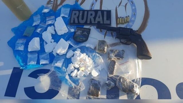 Operação conjunta do BPMRURAL e 19° CRPM/Caldas Novas prende traficante com drogas e arma de fogo em Corumbaíba