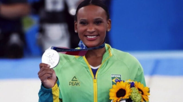Rebeca Andrade conquista inédita prata para o Brasil na ginástica das Olimpíadas