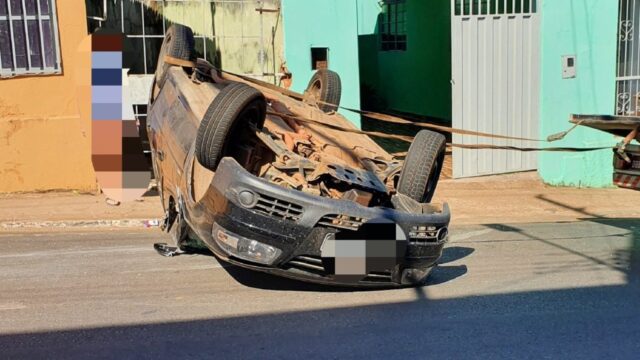 Capotamento é registrado no bairro São João em Catalão