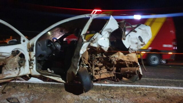 Grave acidente deixa vítimas presas às ferragens na GO-330, perímetro urbano de Catalão