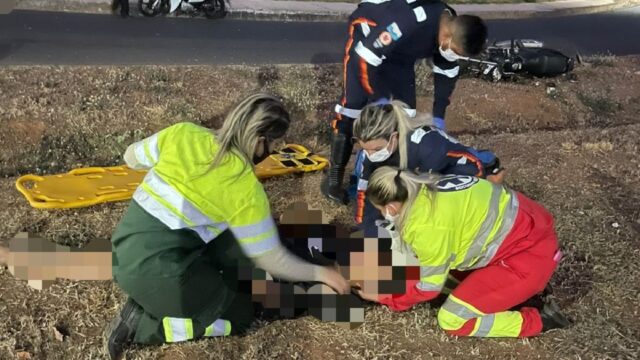 Mulher fica ferida após perder controle de motocicleta em Catalão