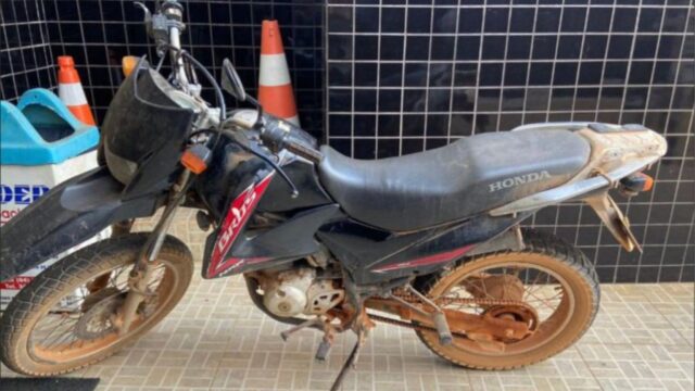 PM recupera motocicleta com registro de furto em Catalão