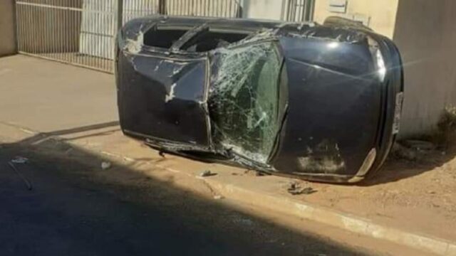 Motorista embriagado é preso após capotar veículo no perímetro urbano, em Caldas Novas