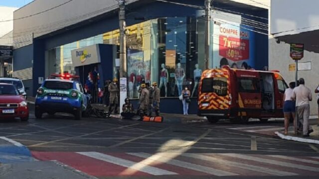 Após colidir em viatura, motociclista é preso por direção perigosa em Catalão