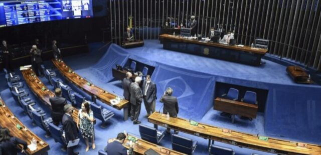 Em derrota para governo, Senado rejeita nova reforma trabalhista