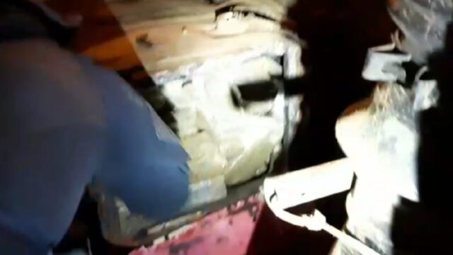 PRF apreende mais de meia tonelada de droga escondida no tanque de combustível de veículo