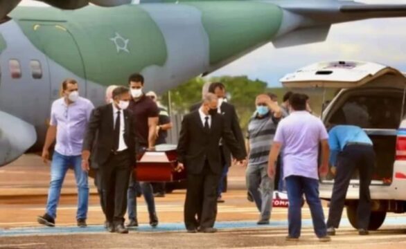 Corpos de família morta em naufrágio no MS chegam a Rio Verde para velório