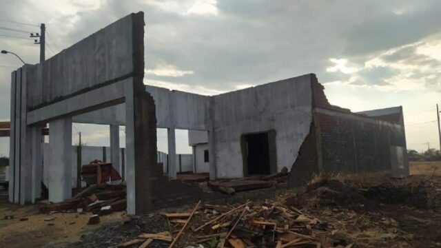 Ventania e chuva forte causam estragos em Goiandira