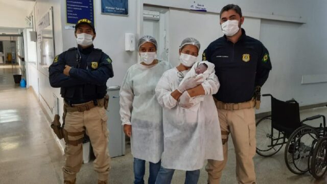 PRF auxiliar parto e bebê nasce em unidade operacional, na BR 060