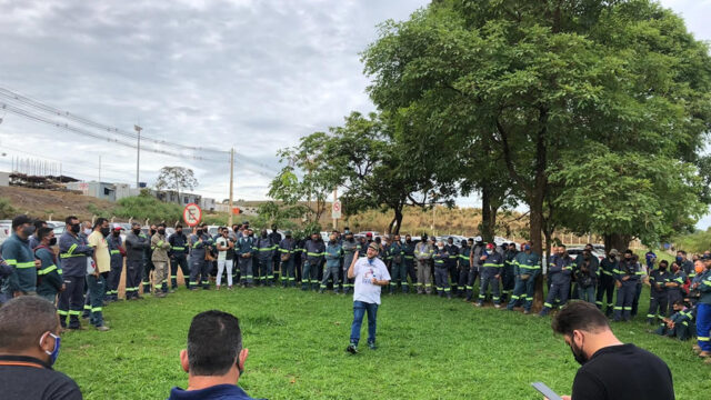 Trabalhadores da Niplan (atuando na CMOC) protestam por atraso em rescisões