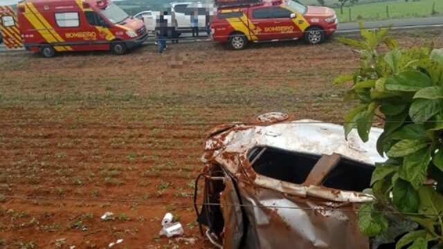 Capotamento deixa quatro feridos na GO-139, entre Caldas Novas e Piracanjuba