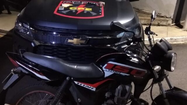Jovem de 19 anos é preso com drogas e moto furtada em Catalão