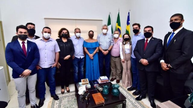 Caiado anuncia construção de anel viário, em Pires do Rio, e garante dinheiro em caixa para mesma obra, em Ipameri