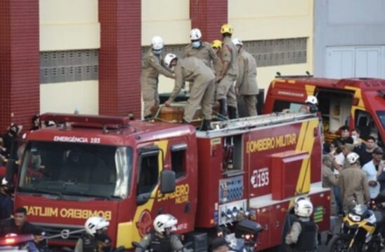 Corpo de Marília Mendonça deixa Goiânia Arena e segue para sepultamento, que será restrito