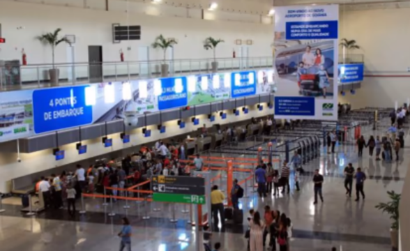 Pilotos e comissários de voo aprovam greve a partir de segunda-feira (29)