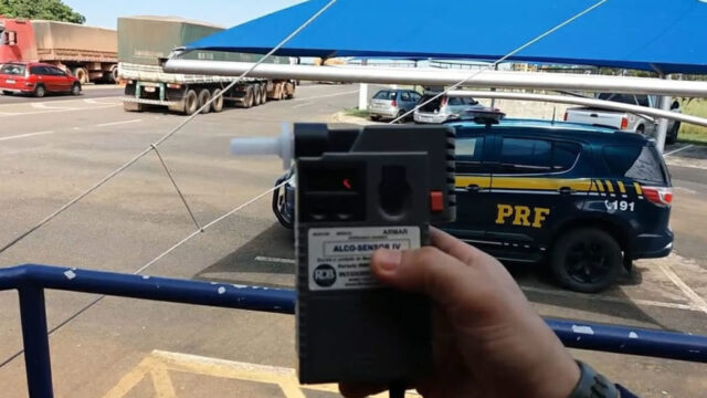 Duas pessoas são presas e 18 multadas na operação da PRF de combate a alcoolemia ao volante em Catalão