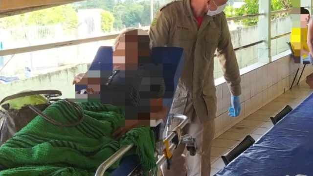 Idosa abandonada pelo filho é encontrada debilitada dentro de residência em Catalão