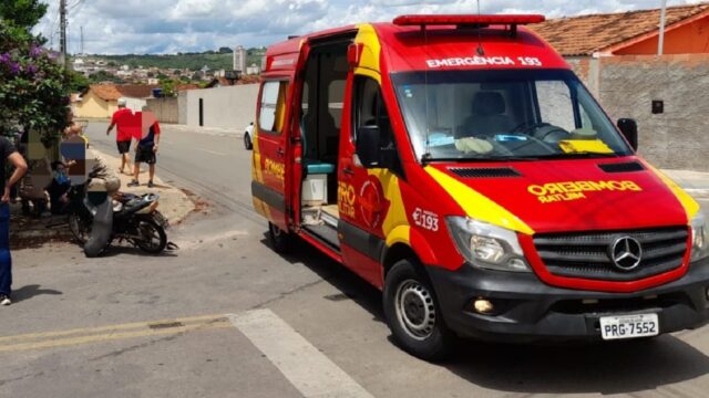 Colisão entre carro e moto deixa mulher ferida em Catalão