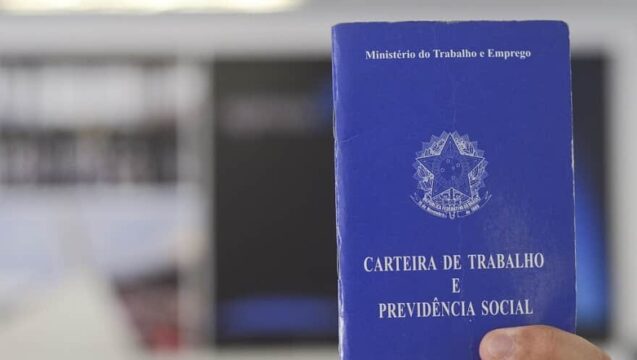 Portaria proíbe demissão de trabalhador não vacinado contra covid-19