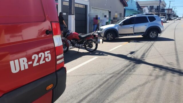 Motociclista fica ferido após colisão com veículo no Bairro Nossa Senhora de Fátima, em Catalão
