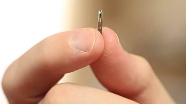 Empresa sueca cria micro-chip para implantar passaporte COVID sob a pele