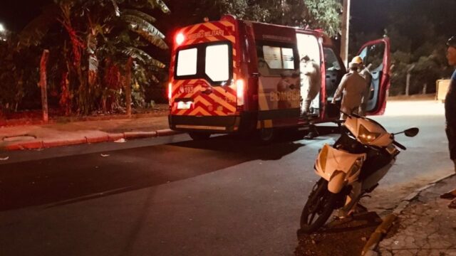 Colisão entre duas motocicletas deixa uma pessoa ferida na Vila União, em Catalão