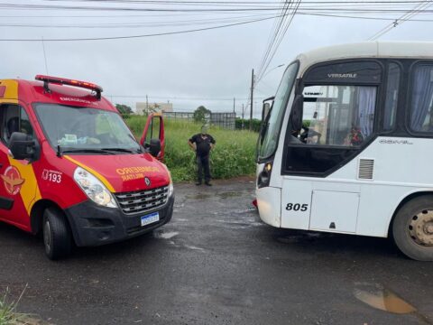 Acidente: Em Catalão, Motociclista colide com ônibus e fica ferida no Bairro Vereda dos Buritis