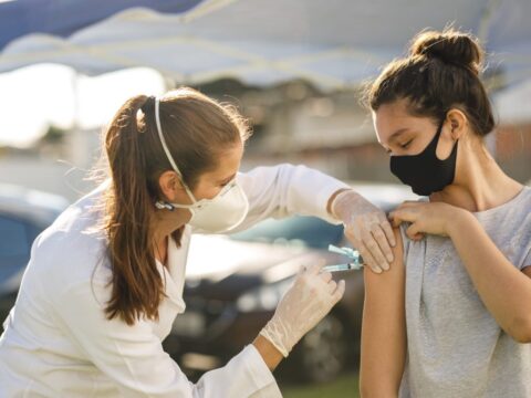 VACINAÇÃO Covid-19: Saúde de Catalão convoca adolescentes e pessoas que estão com a segunda dose da Pfizer em atraso