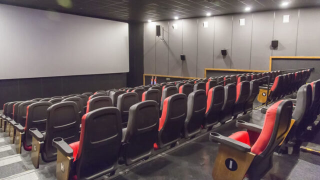 Goiás irá recomendar exigência de imunização completa para ida em shows, cinemas e teatros