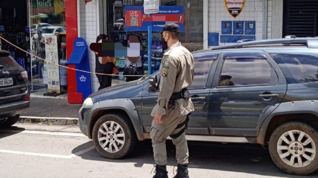 Cabo de energia se rompe e atinge veículos em avenida de Catalão