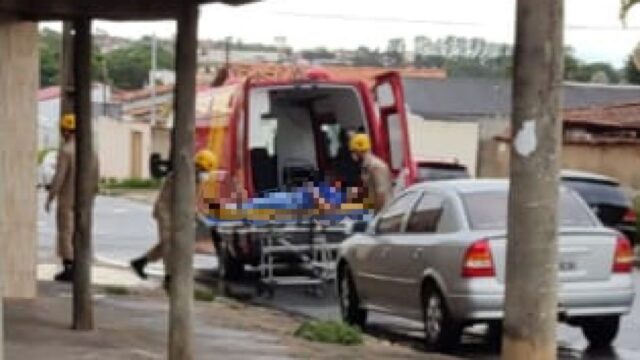 Motociclista fica ferida após queda de moto no Setor Universitário, em Catalão