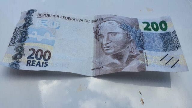 Casal é preso após repassar notas falsas de R$ 200 no comércio de Catalão