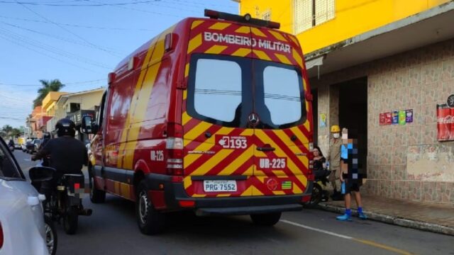Gestante fica ferida após colisão entre carro e motocicleta em Catalão