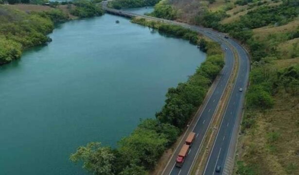 Rodovia BR-050 tem dois pontos de interdições parciais no Triângulo Mineiro